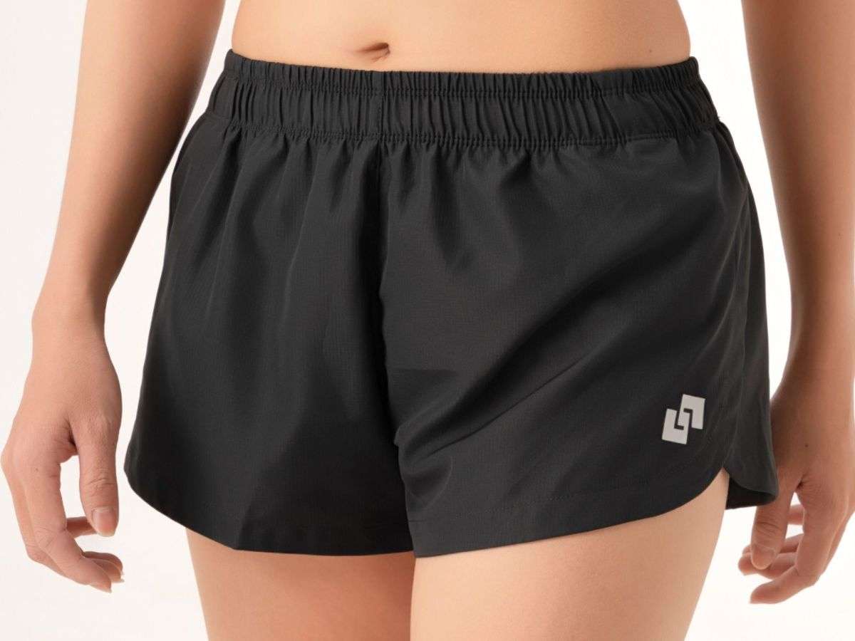 Với quần short thể thao thì dù ở phong cách nào bạn đều có thể tìm được cách phối đồ phù hợp