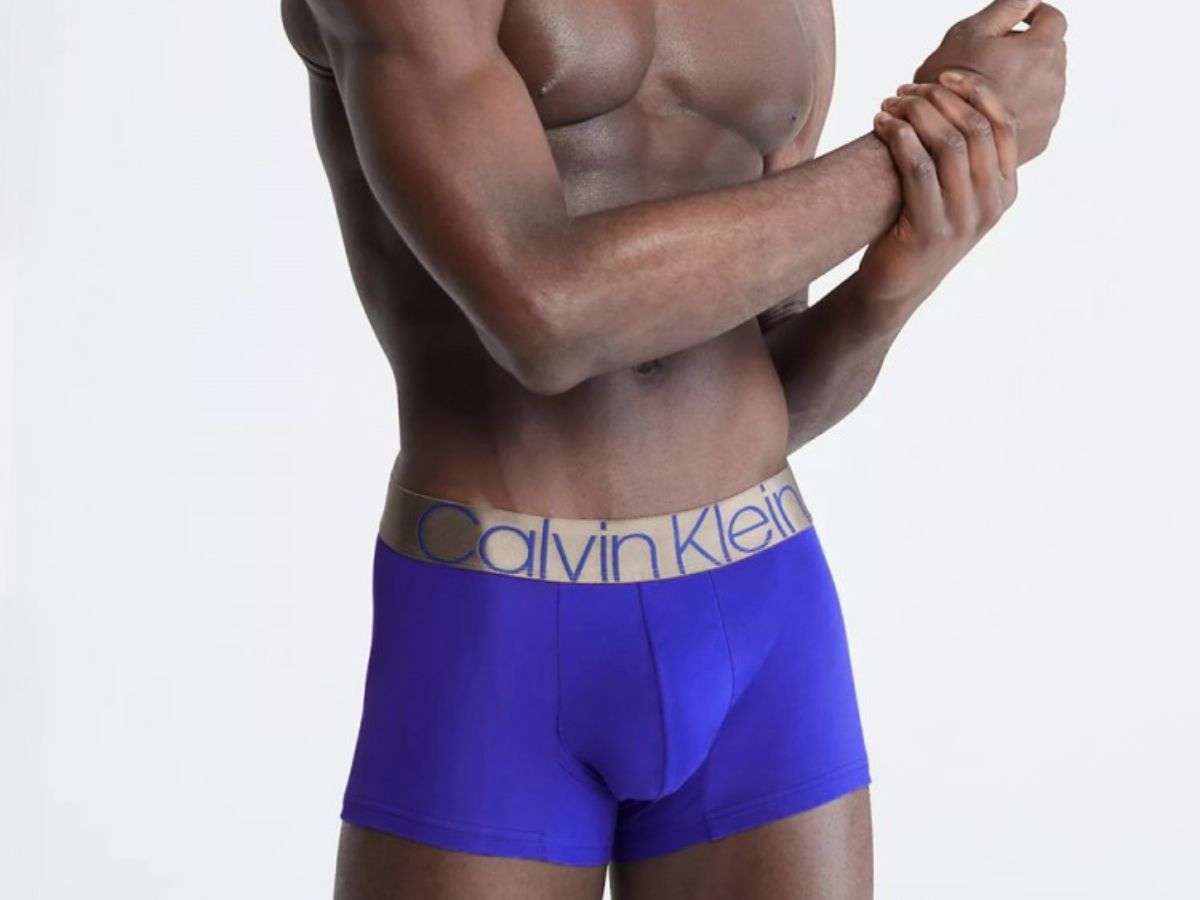 Quần lót nam Calvin Klein sử dụng vải có độ co giãn cao
