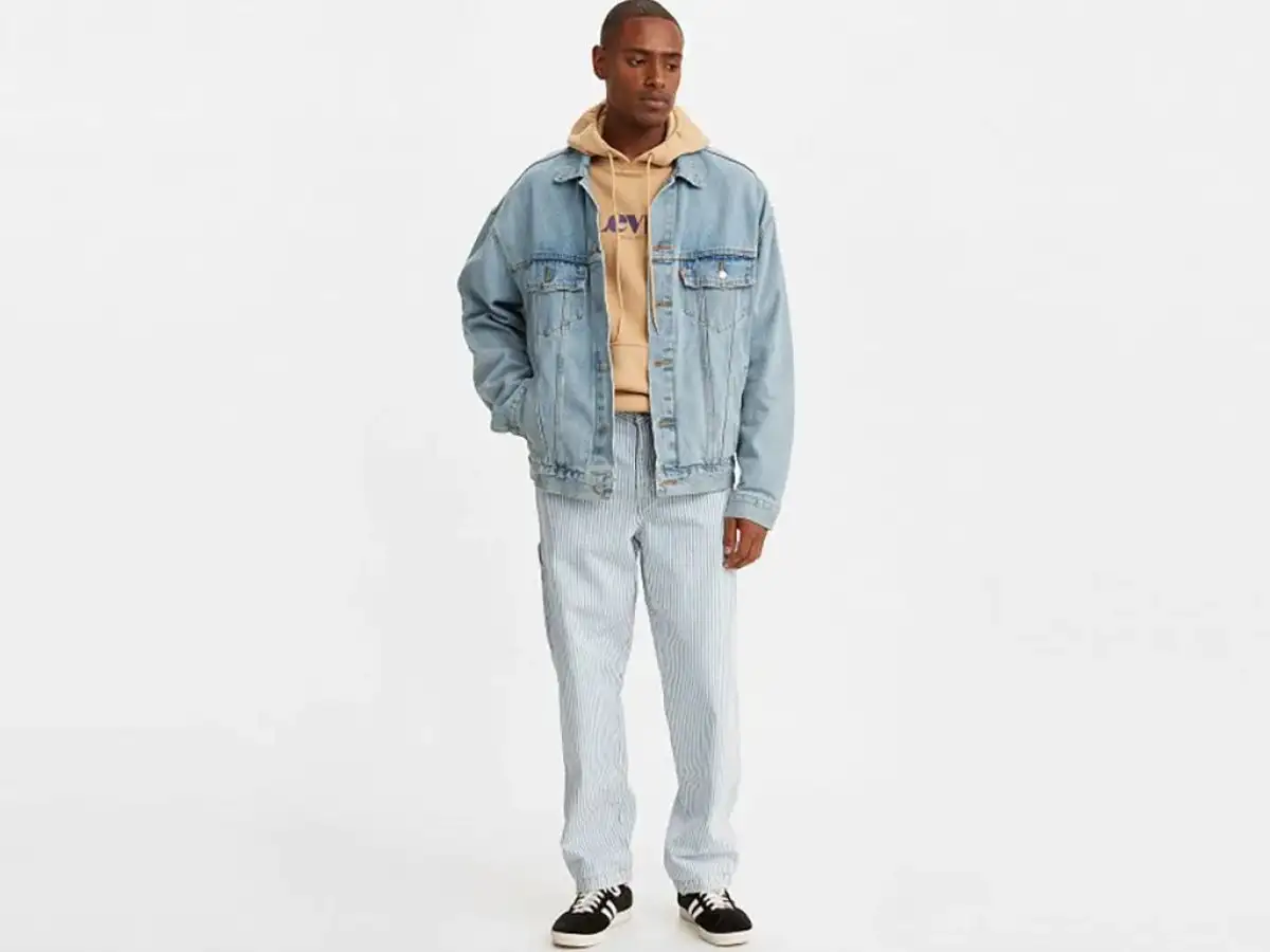 Bạn có thể phối kết quần jean Levi's với nhiều outfit khác nhau từ cổ điển cho đến hiện đại 