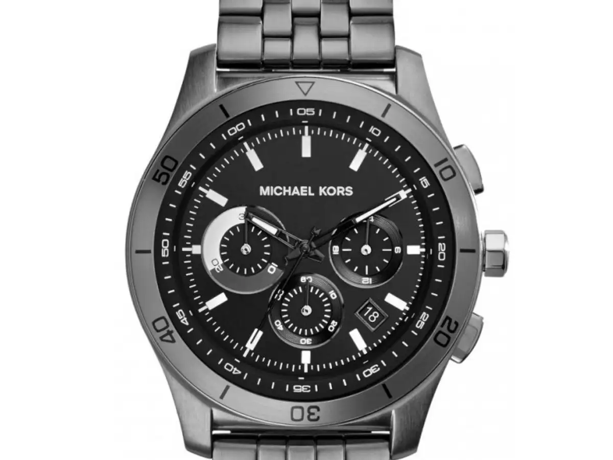 Michael Kors MK8376 là sự kết hợp tuyệt vời giữa bộ máy bền bỉ và vẻ ngoài cá tính