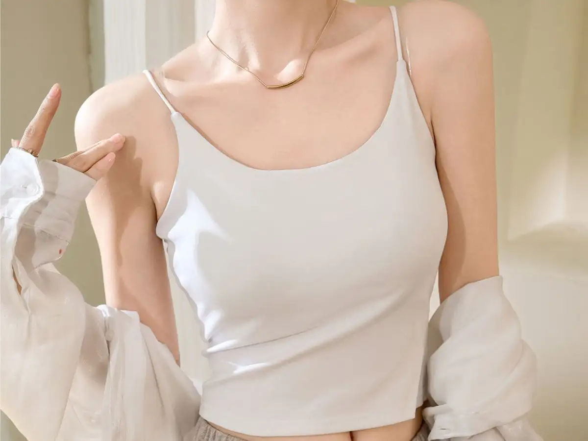 Lớp lót này không chỉ đảm bảo kín đáo mà còn giúp thấm hút mồ hôi, tăng cảm giác thoải mái