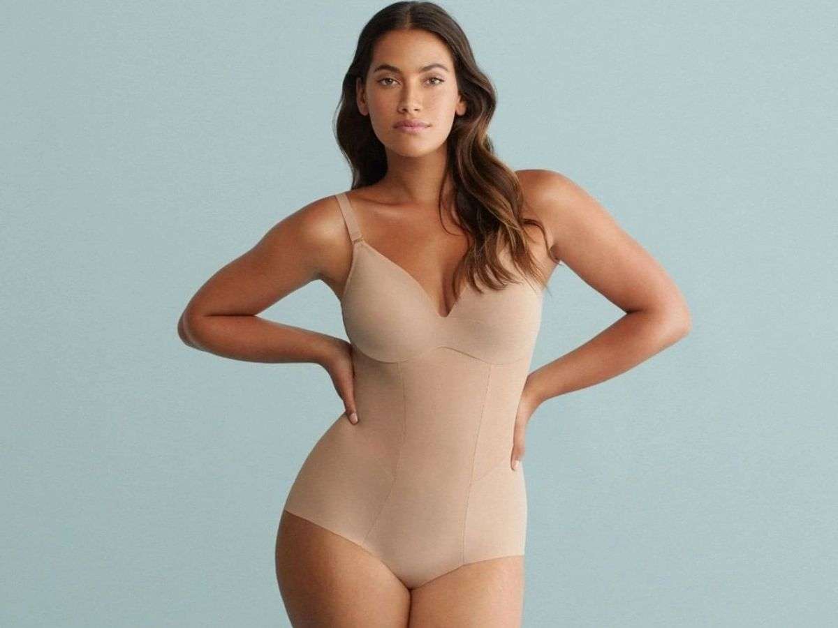 Áo bodysuit định hình cơ thể, để mặc các thiết kế ôm body
