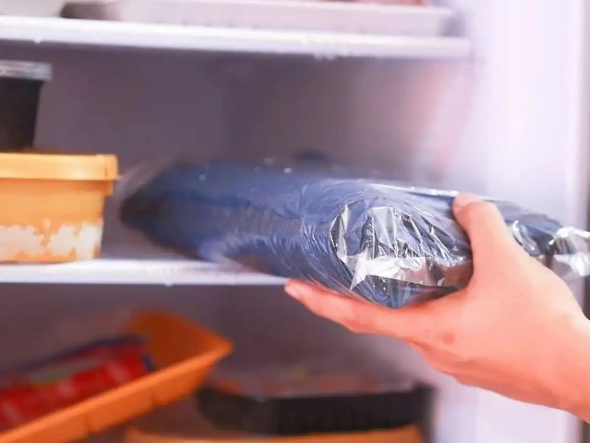 Hãy để nó vào ngăn đá tủ lạnh nhà bạn khoảng 1 đêm