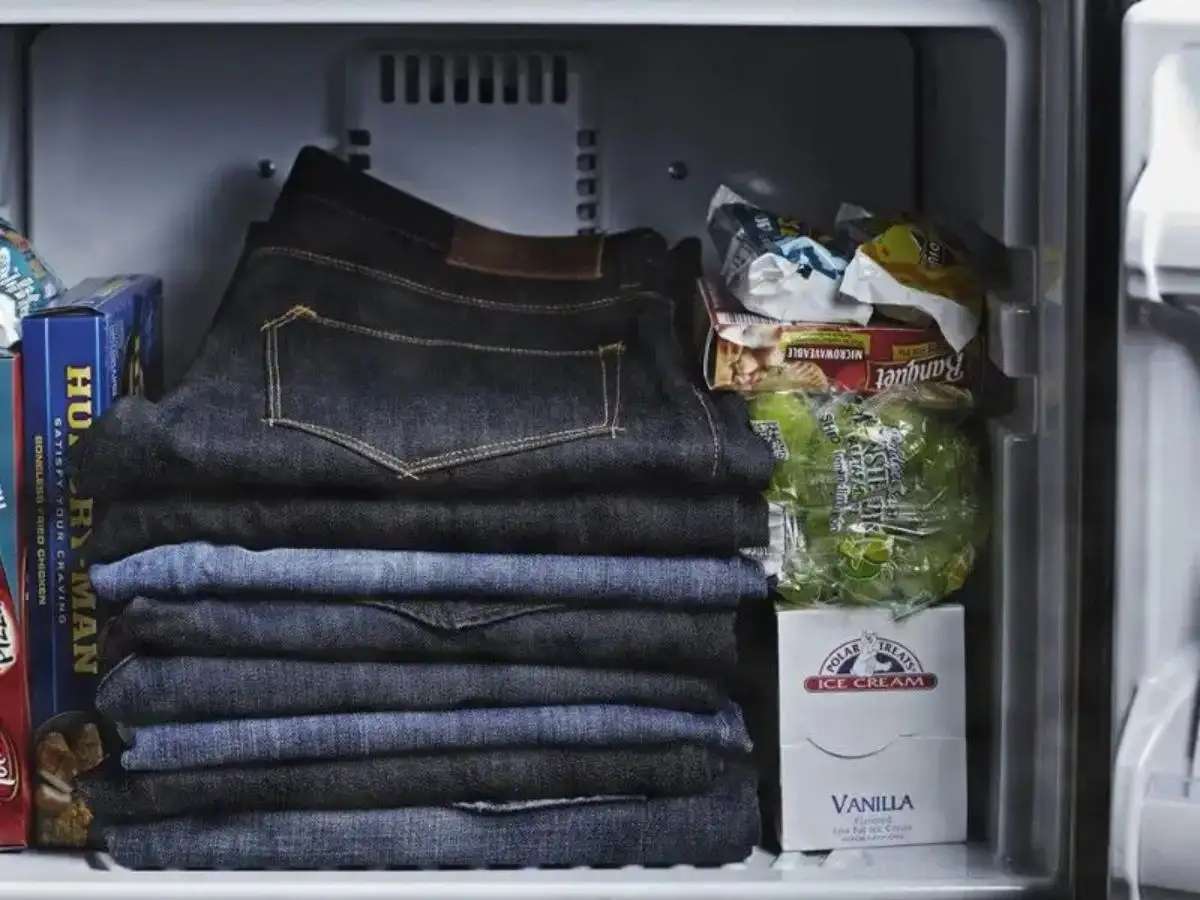 Sử dụng nhiệt độ tủ lạnh để vải quần jean co rút trở lại như ban đầu