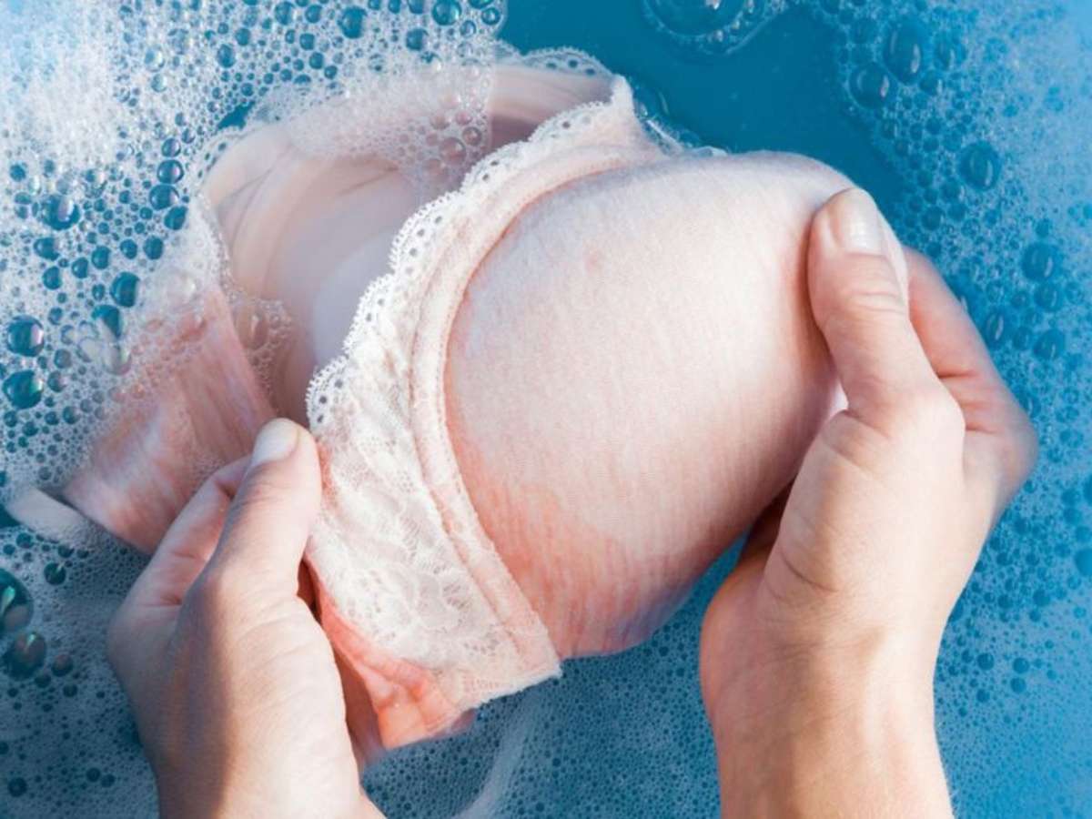  Cách vệ sinh và bảo quản áo bra cánh tiên