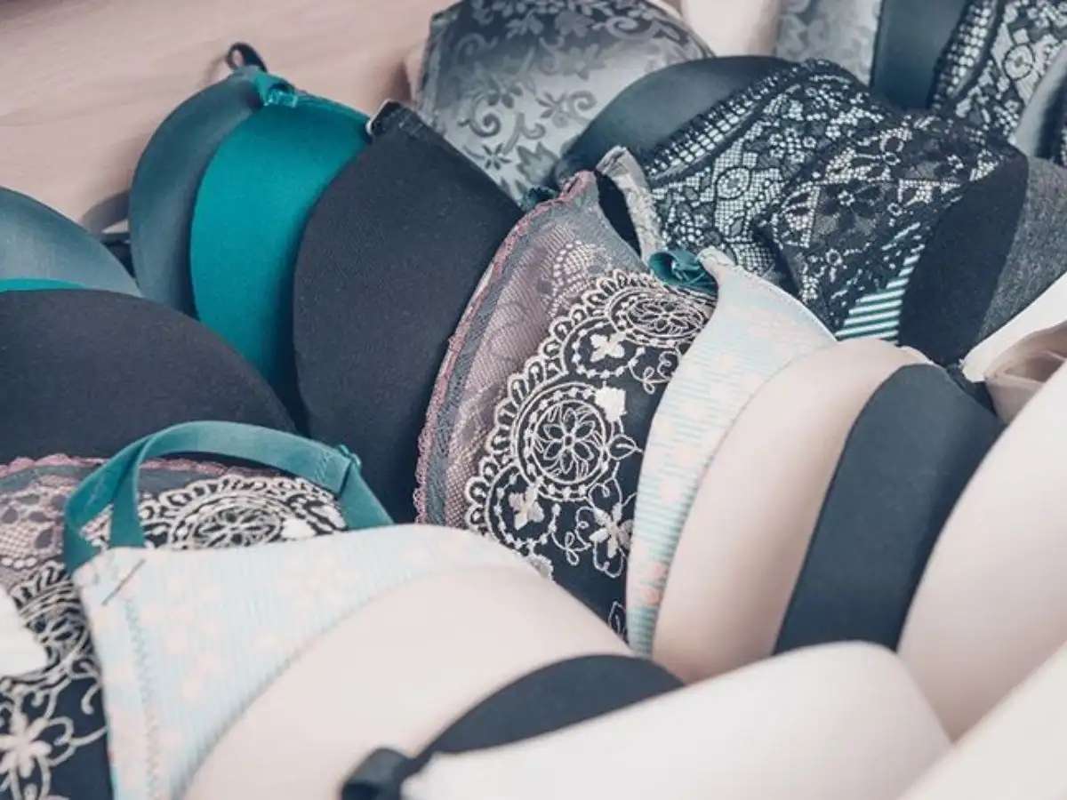 Cách bảo quản áo bra dán dây rút