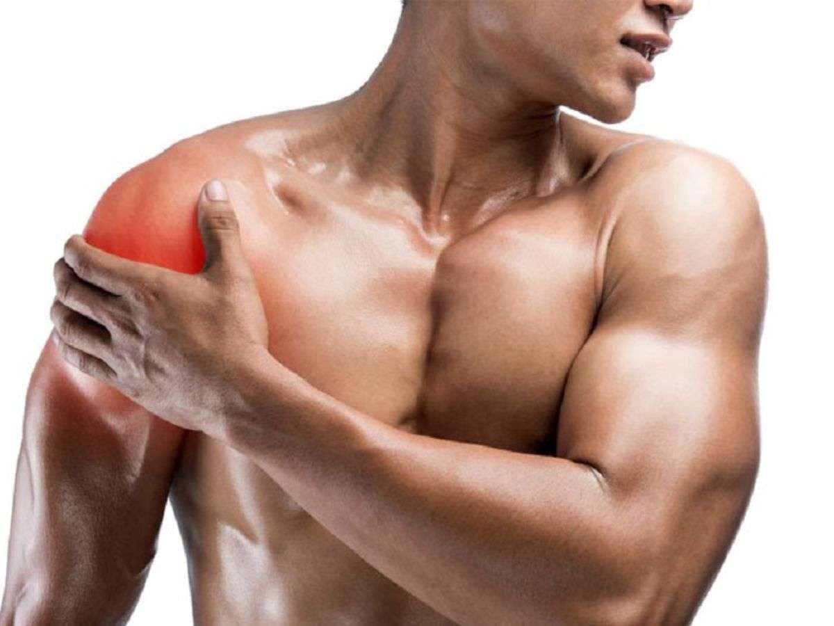 Các nguyên nhân gây căng cơ như sai tư thế, tập quá sức, thời tiết lạnh, stress và thiếu dinh dưỡng
