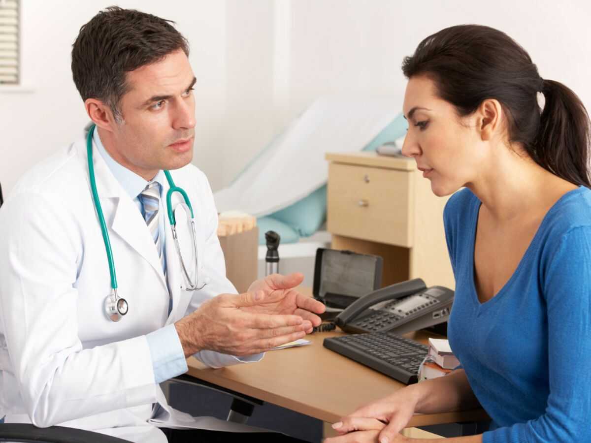 Khi bị căng cơ nặng, đau dai dẳng hoặc có dấu hiệu thần kinh, cần đến gặp bác sĩ để được chẩn đoán và điều trị
