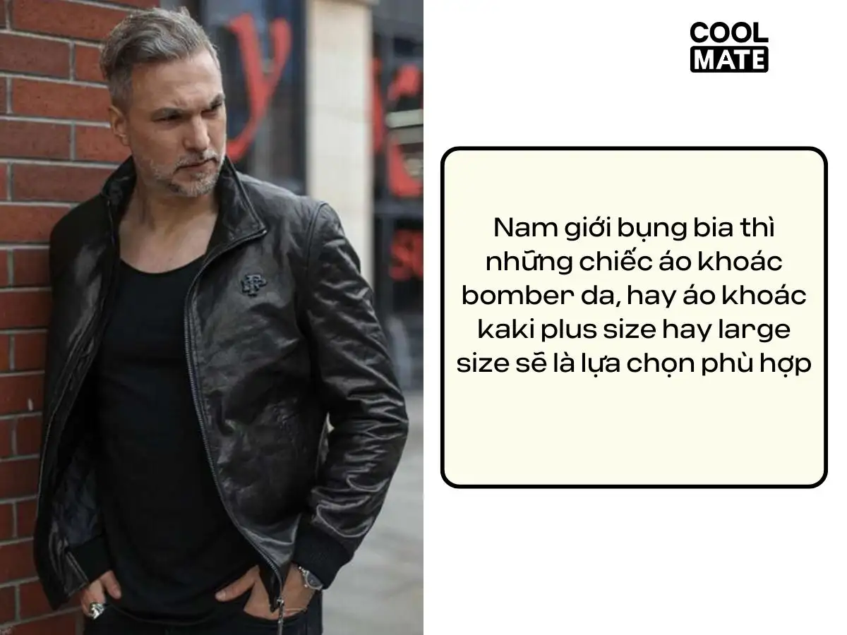 Áo khoác bomber là lựa chọn phù hợp để che chiếc bụng tròn của nam giới trung niên 