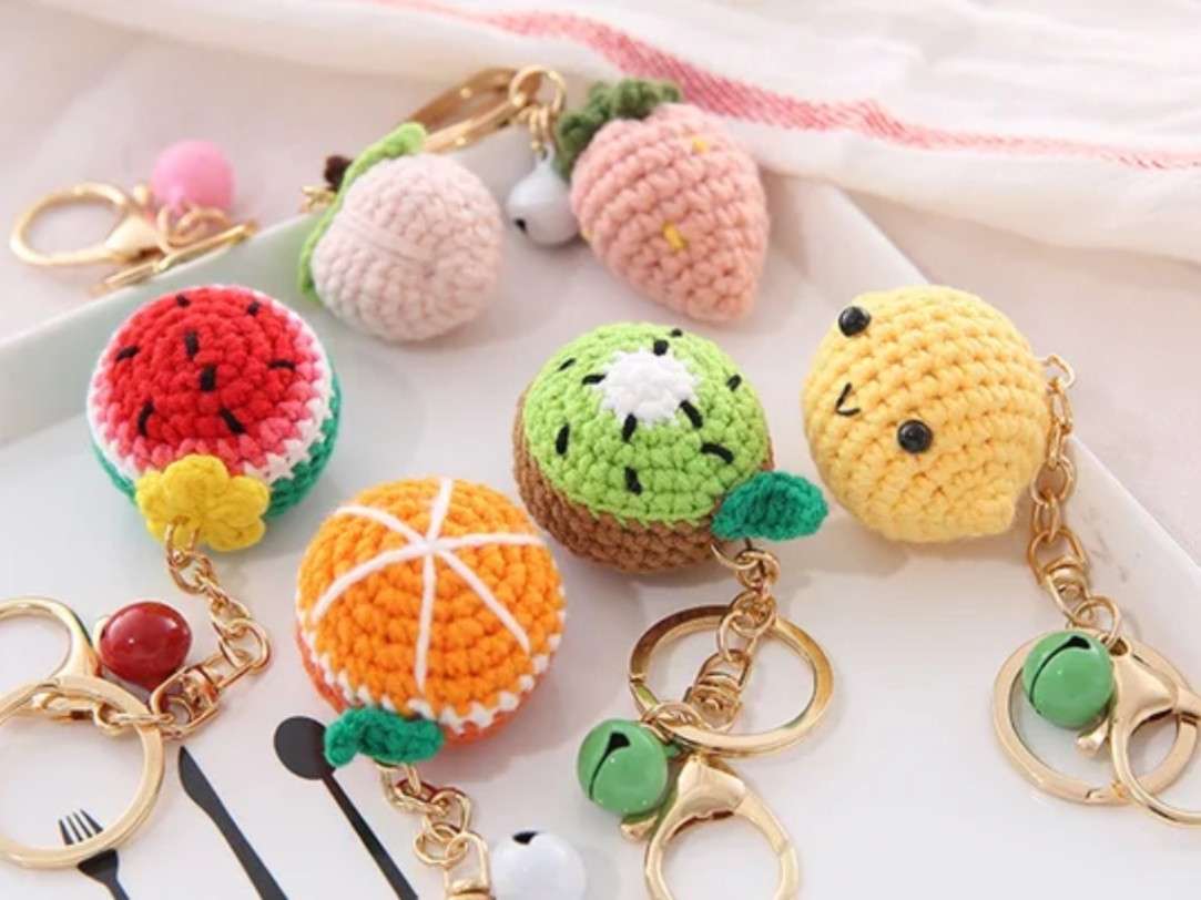 móc khóa handmade bằng len lông cừu