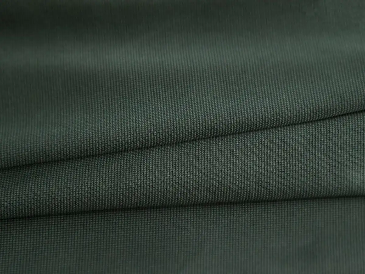 Cận cảnh chất liệu vải CoolFlex và Ribbed của Coolmate