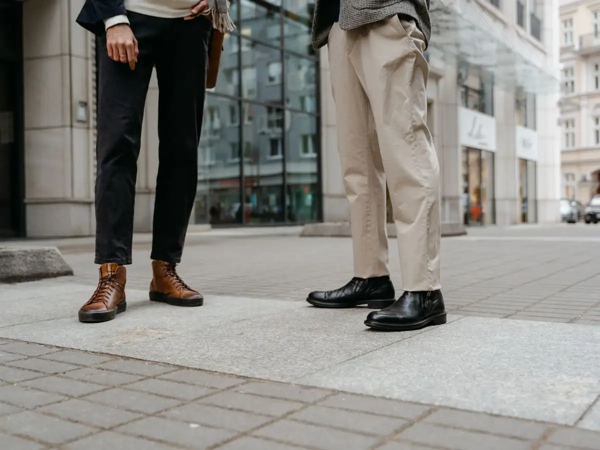 Quần kaki mang đến sự tiện lợi cho anh em