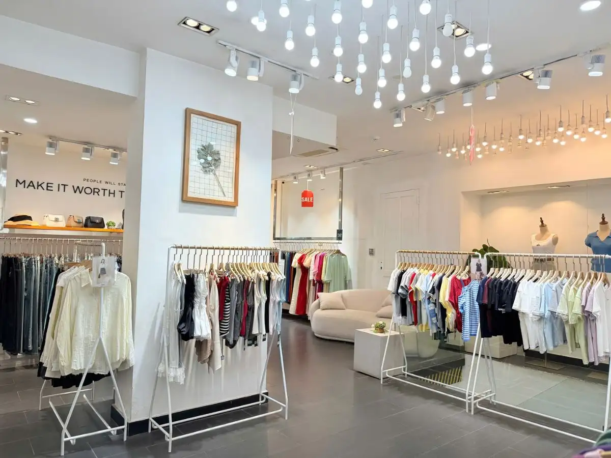 Daisy là địa chỉ quen thuộc của các bạn trẻ yêu thời trang tại Hà Nội