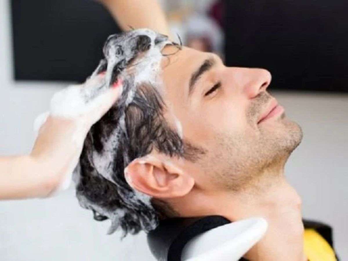 Bí kíp lưu hương lâu với dầu gội nước hoa nam