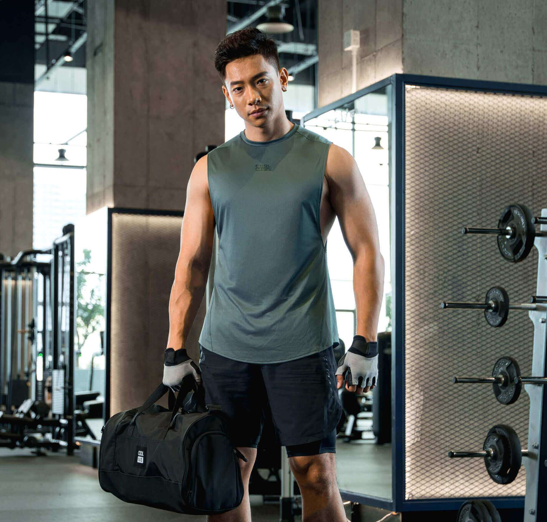 Vẻ ngoài năng động và thời trang của áo Drop Arm Gym Powerfit sau buổi tập