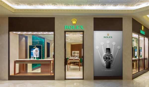 Gian hàng Rolex tại Tràng Tiền Plaza