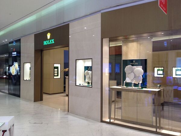 Gian hàng Rolex tại Lotte Centre Liễu Giai