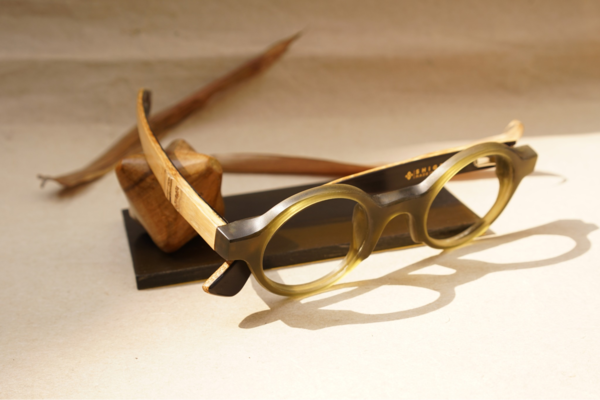 Shigeru là thương hiệu với những chiếc kính được làm ra từ chính đôi bàn tay khéo léo của người nghệ nhân (Nguồn: Shigeru) 