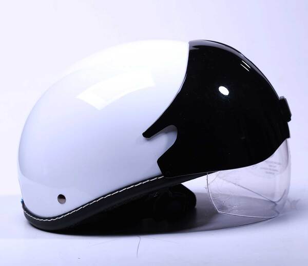 Mũ bảo hiểm Chita CT6B1(GK) có kính chắn an toàn với màu sắc tươi tắn