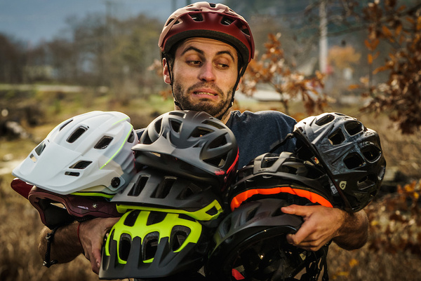 Coolmate sẽ hướng dẫn bạn cách chọn mua mũ bảo hiểm xe đạp đúng cách