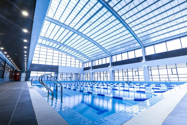 Bể bơi tại Level Fitness  là một hồ bơi trên nóc nhà cực kỳ đặc biệt được đánh giá tiêu chuẩn 5 sao