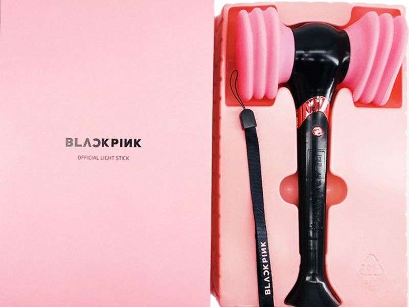 Không thể thiếu lightstick khi tham gia concert của Blackpink.