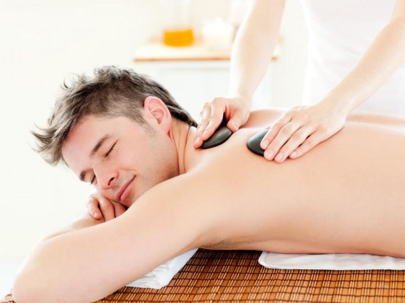 Massage giúp cơ thể giảm đau nhức, căng cơ