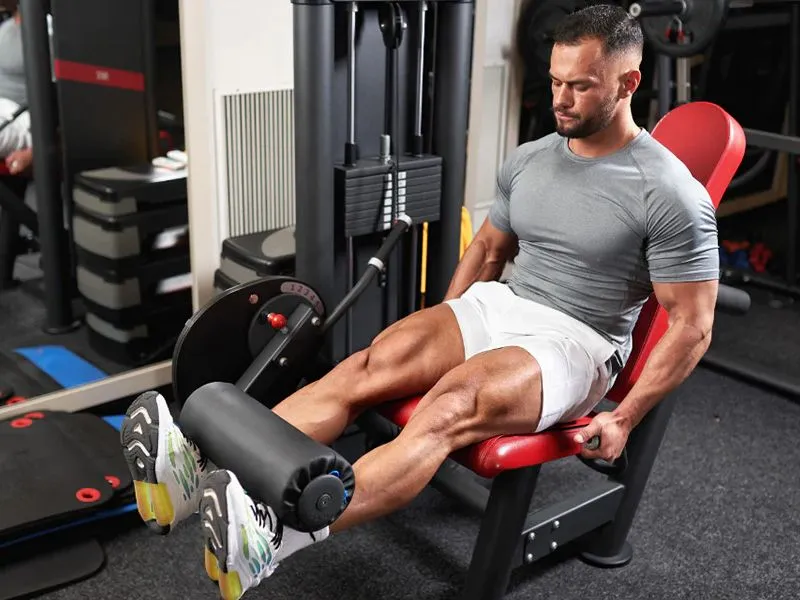 Leg Extensions (Nâng chân) bài tập dành cho cơ đùi trước