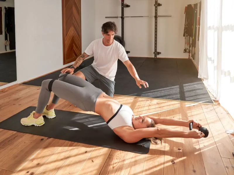 Bài tập Hip Thrust nâng mông dành cho nam và nữ