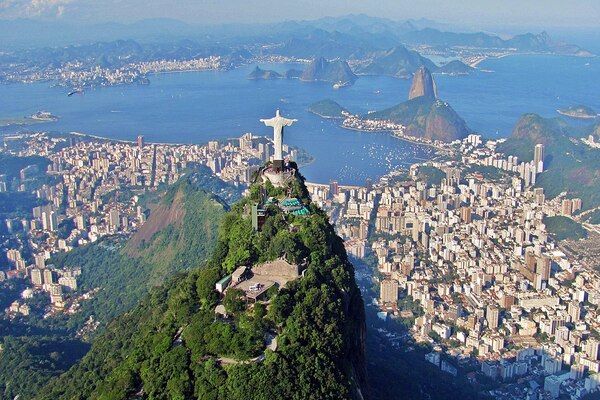 Rio de Janeiro, thành phố sôi động và đầy nắng