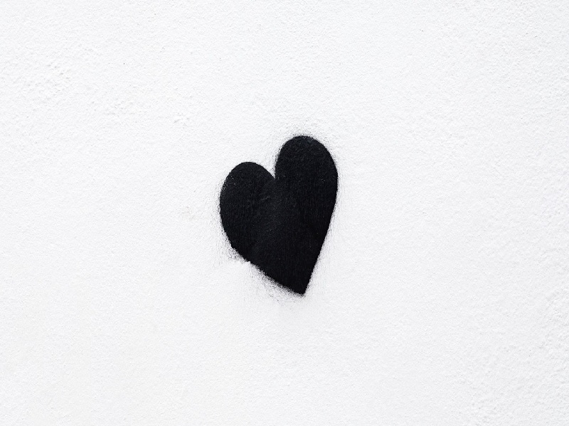 Trái tim black color luôn luôn mang về sự huyền bí