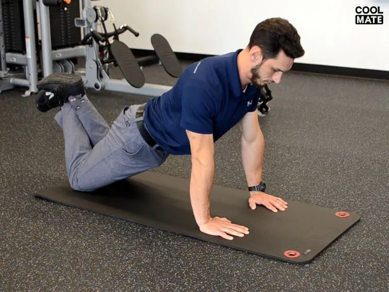 Bài Kneeling push-ups còn có tên gọi khác là bài tập “Pom-pom"