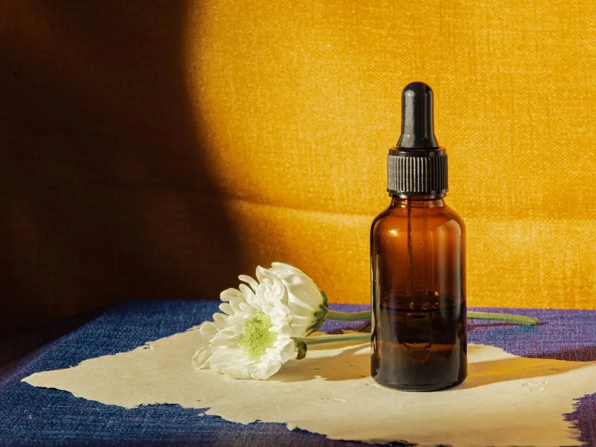 Bảo quản serum đúng cách giúp bạn kéo dài tuổi thọ sản phẩm, giữ nguyên hiệu quả dưỡng da 
