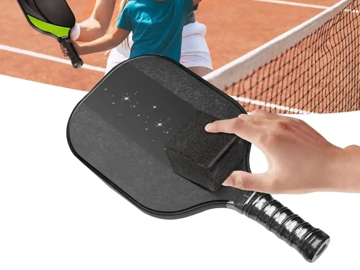 Hướng dẫn từ A-Z cách vệ sinh cho vợt Pickleball