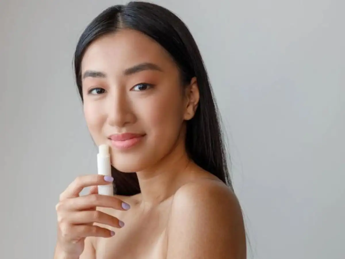 Mẹo nhỏ dùng son môi an toàn khi mang thai 