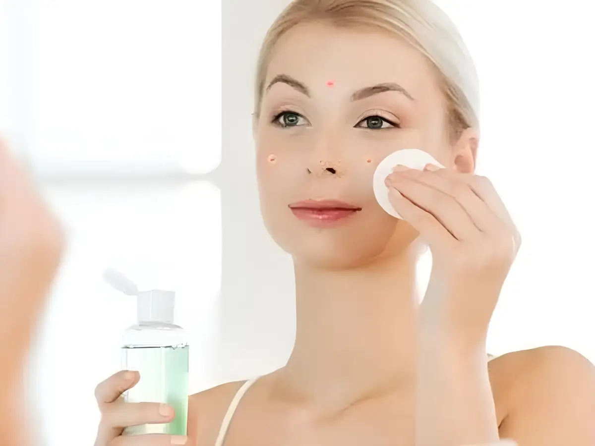 Toner giúp cân bằng lại độ pH cho da, đồng thời làm dịu da