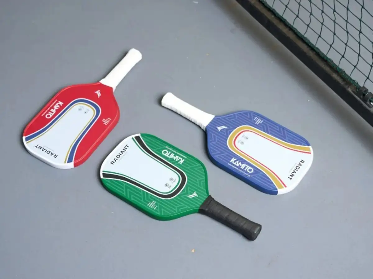 So sánh cận cảnh logo trên vợt Pickleball để biết vợt giả hay vợt thật 
