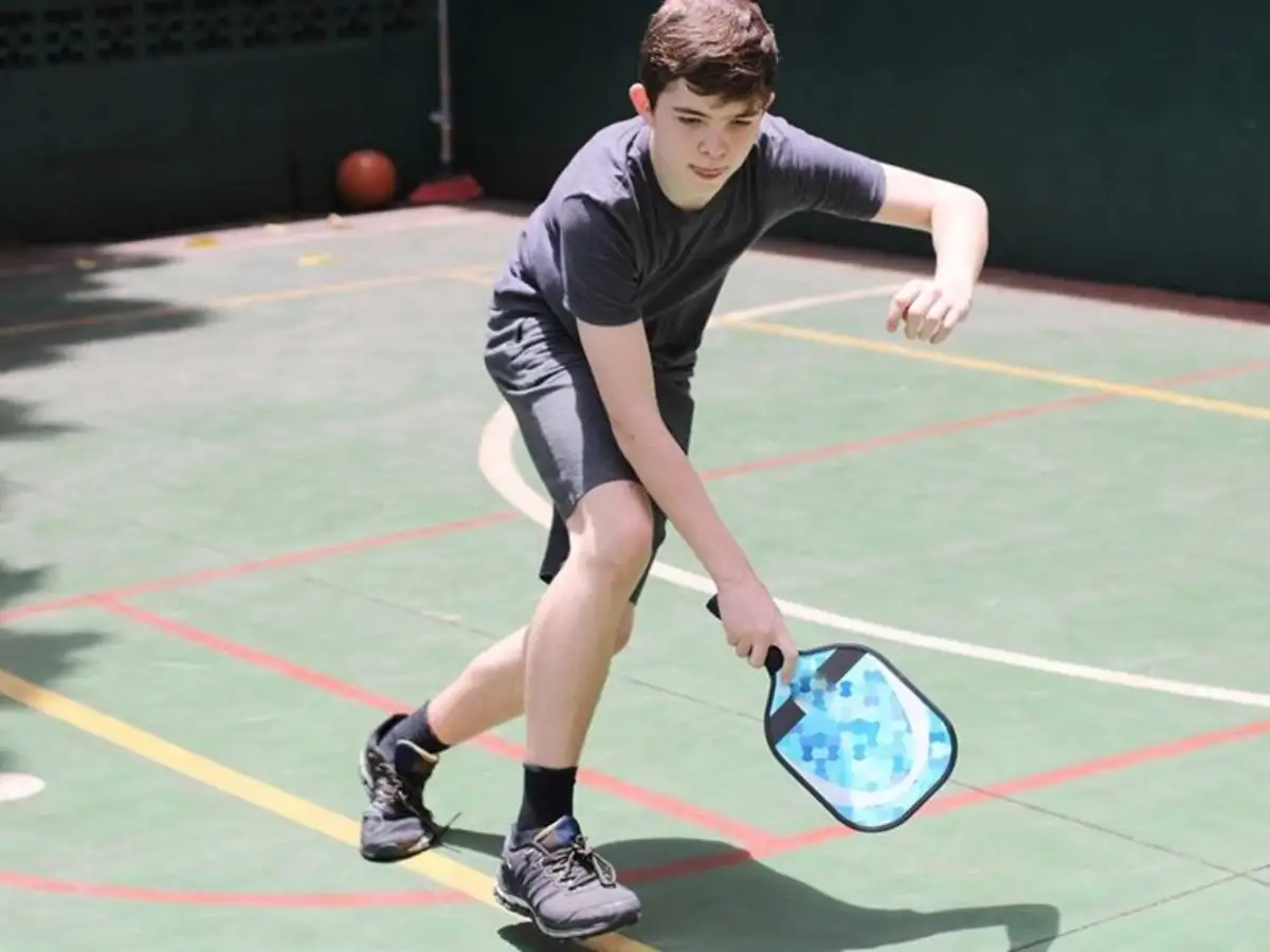 Cú "Backhand" có thể được áp dụng cho nhiều tình huống 