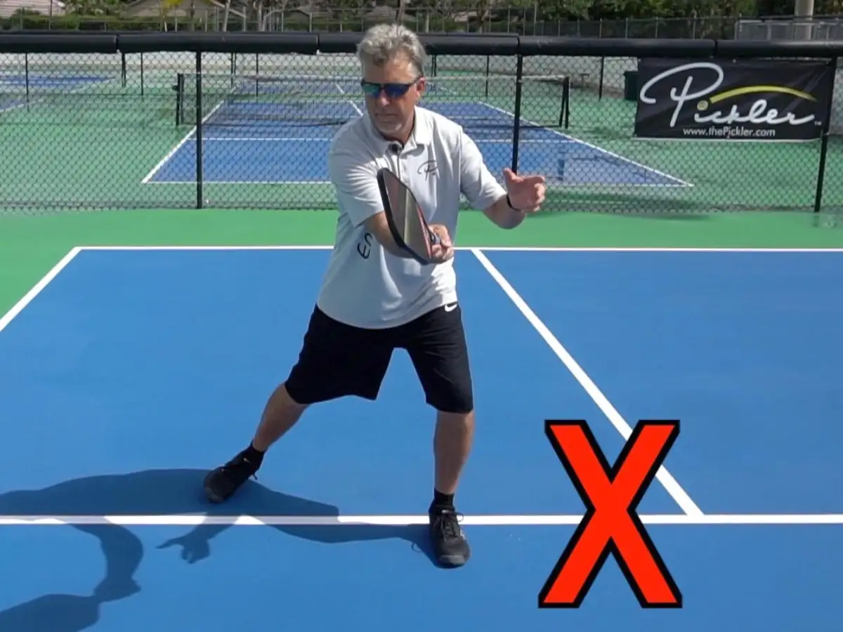 Fault là lỗi vi phạm luật khi chơi Pickleball 