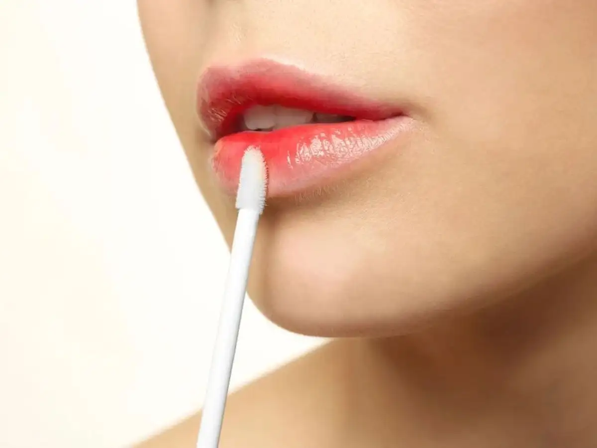 Kỹ thuật đánh son lòng môi tạo hiệu ứng chuyển màu tự nhiên