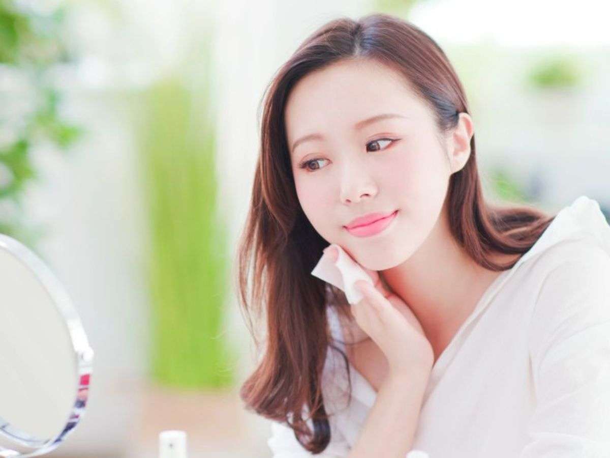 Lau khô mặt và tay hoàn toàn 