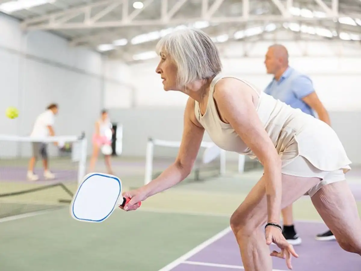  Tư thế chuẩn bị cho cú Backhand một tay