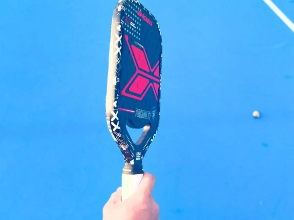 Cách cầm vợt Eastern grip trên vợt Pickleball