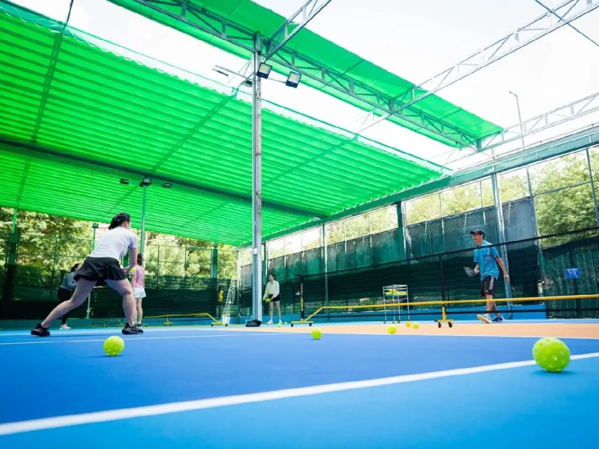 Sân Pickleball Hồ Xuân Hương nổi bật với cơ sở vật chất đáp ứng tốt nhu cầu người chơi