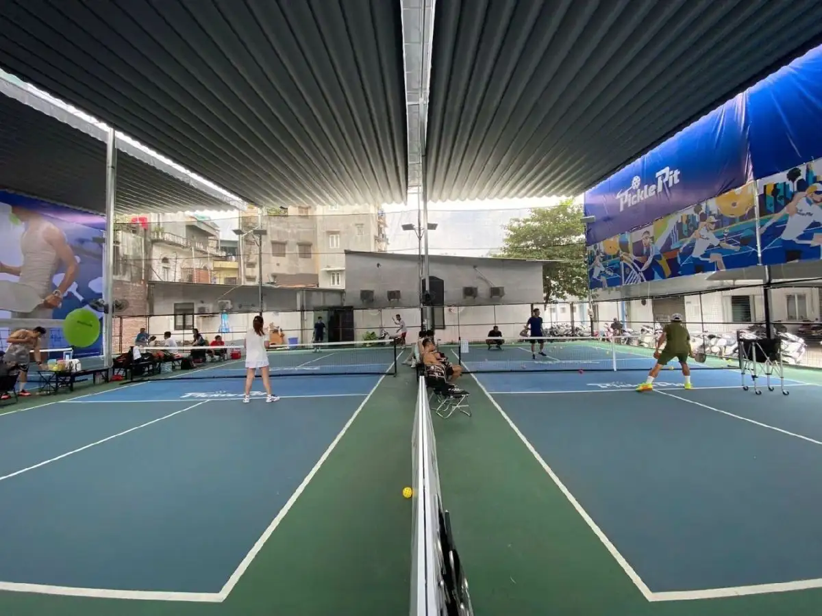 Sân Pickleball Smash Zone tại Lion Mall, hiện đại và chuyên nghiệp