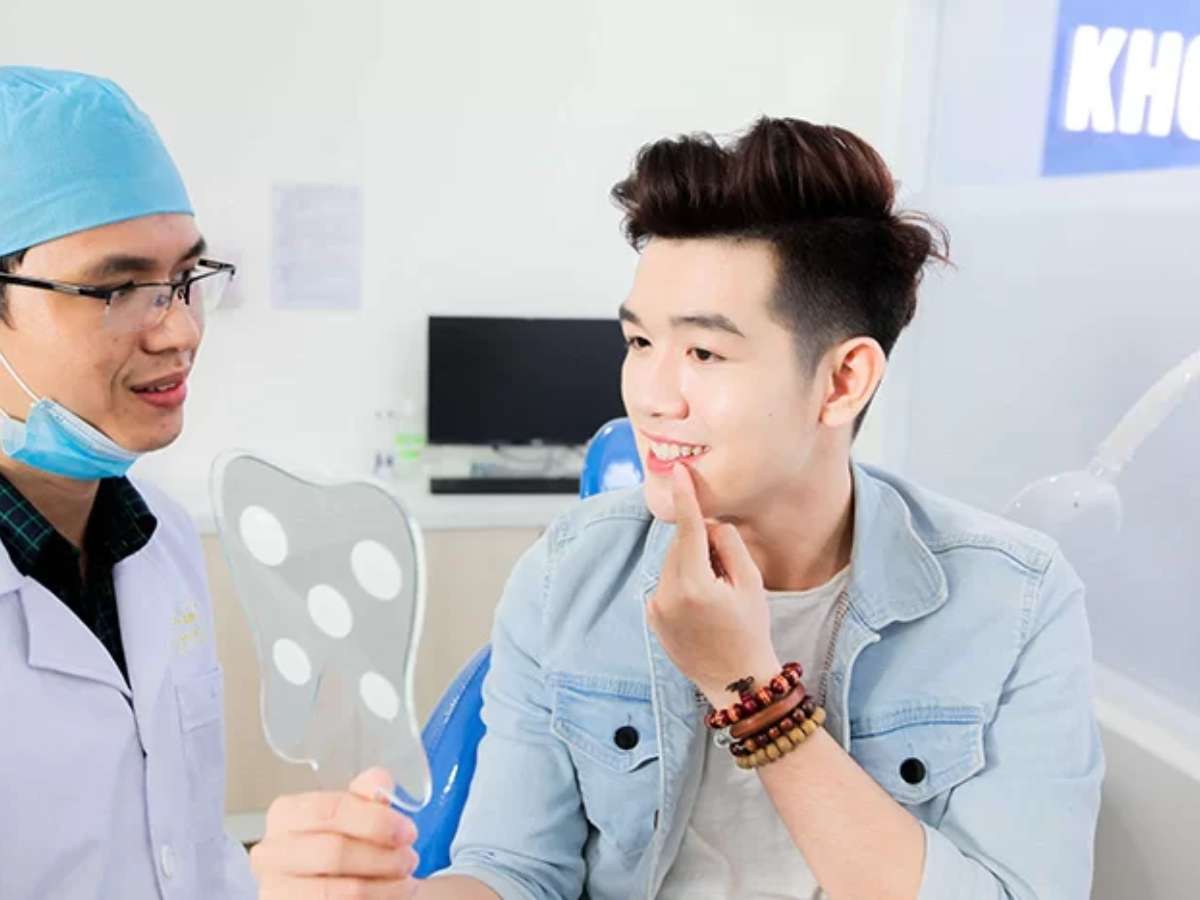 Chọn nha khoa uy tín, có chính sách bảo hành và hậu mãi minh bạch