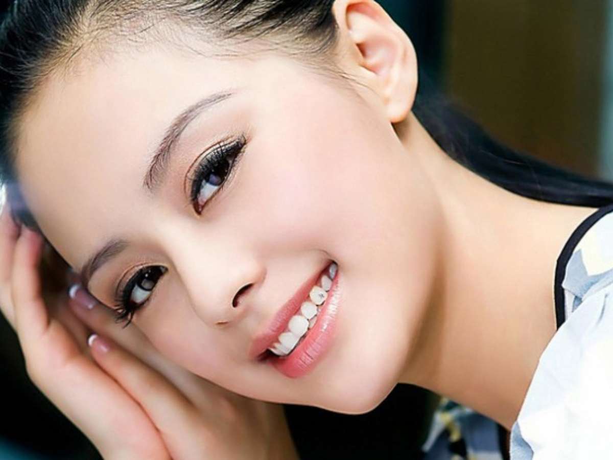 Tháo đính đá răng vô cùng đơn giản và an toàn 