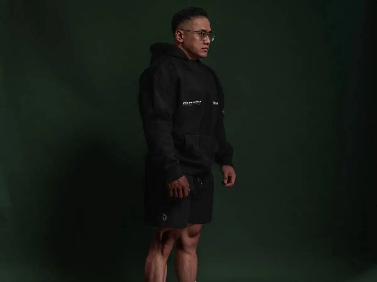 Degrey mang đến những chiếc hoodie zip với form oversize phóng khoáng