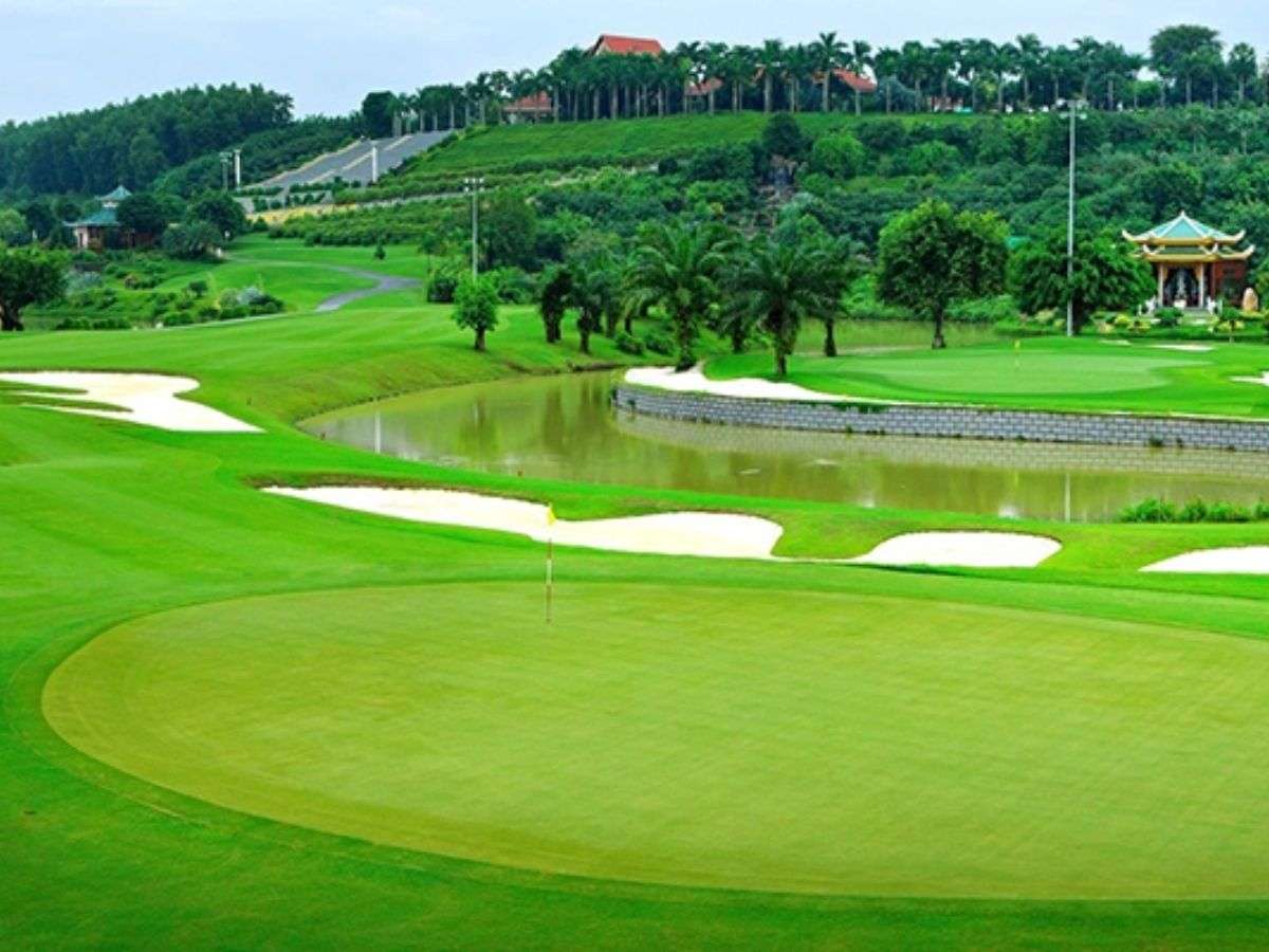 Hiểu rõ từng khu vực này sẽ giúp bạn hình dung được diễn biến của một hố golf