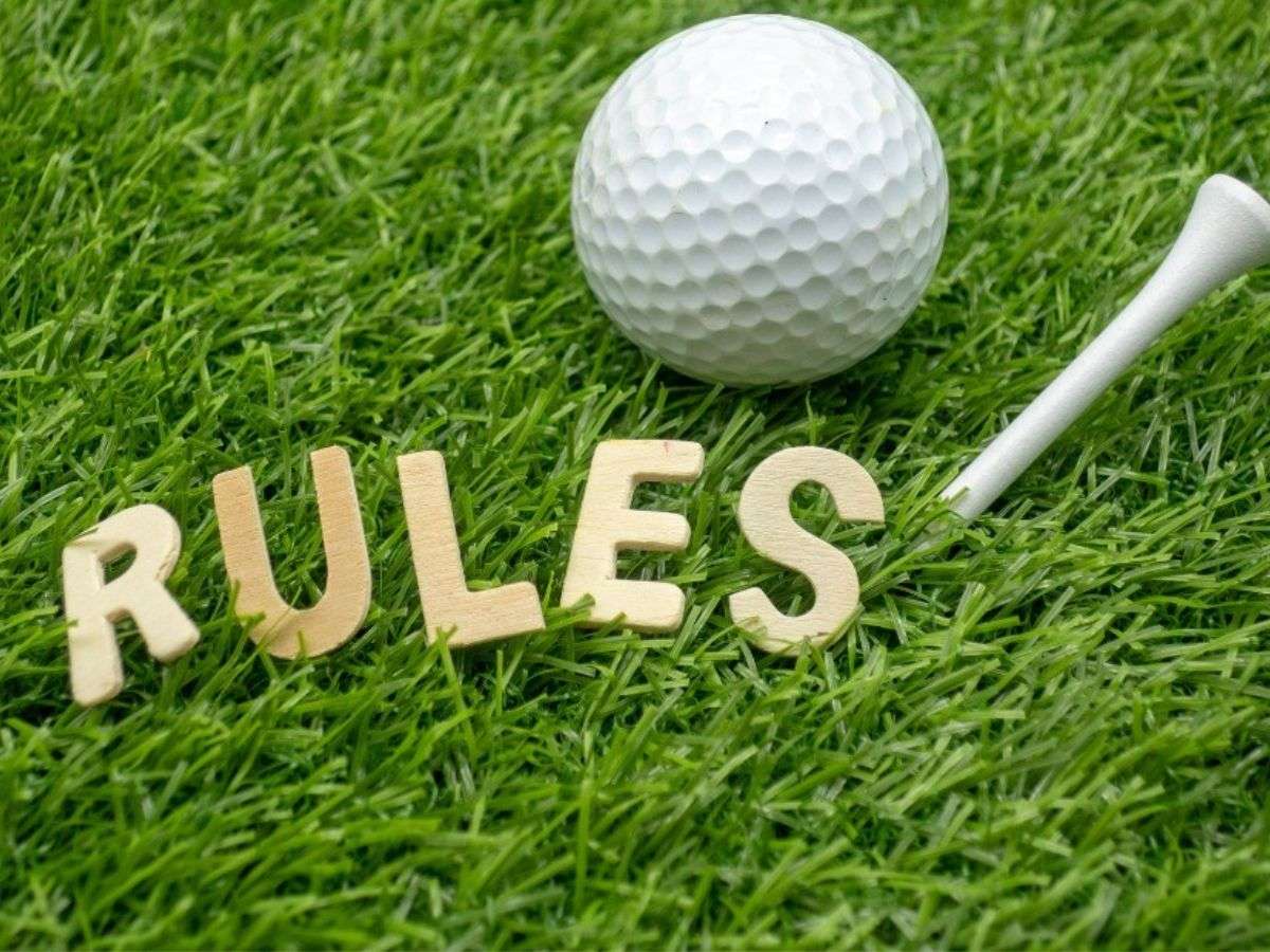 Quy tắc cơ bản khi chơi golf trên sân 18 lỗ, từ việc phát bóng đến hoàn thành lỗ